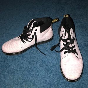 Women’s Sz 7 Doc Martens